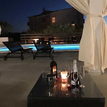 Apartament Miroslava - With Pool *