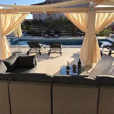 Miroslava - With Pool Apartament Trogir