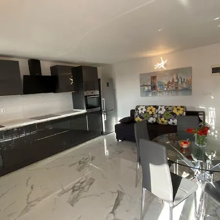 Apartament Miroslava - With Pool *