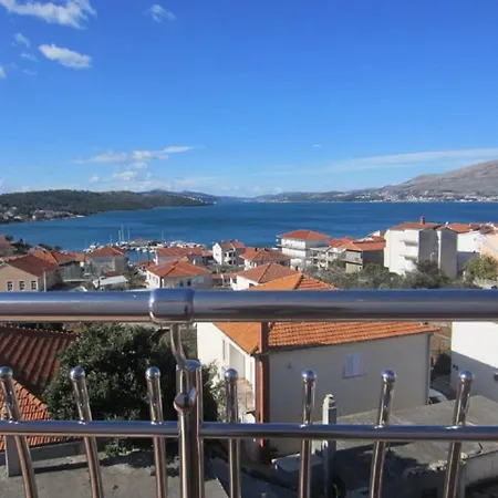 Miroslava - With Pool Apartament