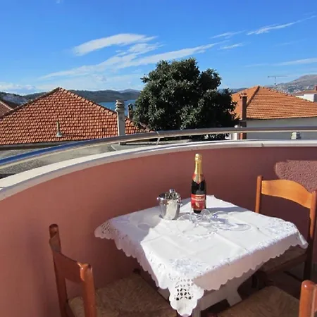 Miroslava - With Pool Apartament *