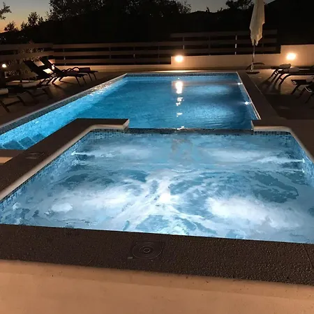 Apartament Miroslava - With Pool *