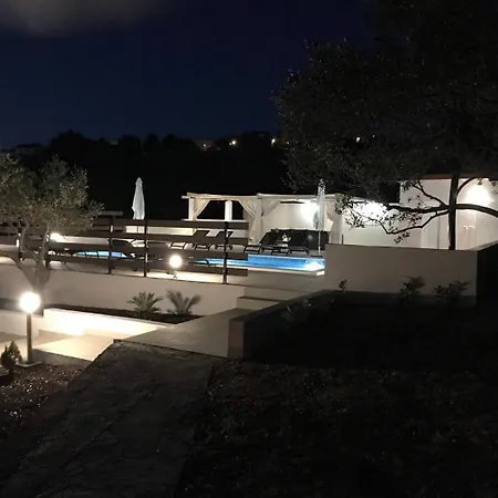 Apartament Miroslava - With Pool *
